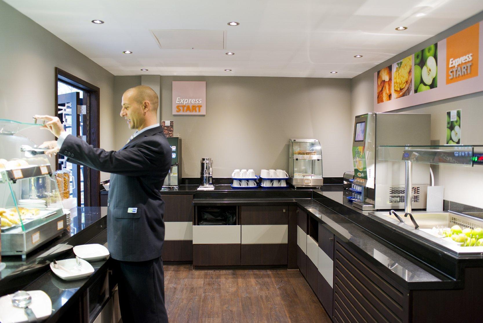 Holiday Inn Express Windsor By Ihg Kültér fotó