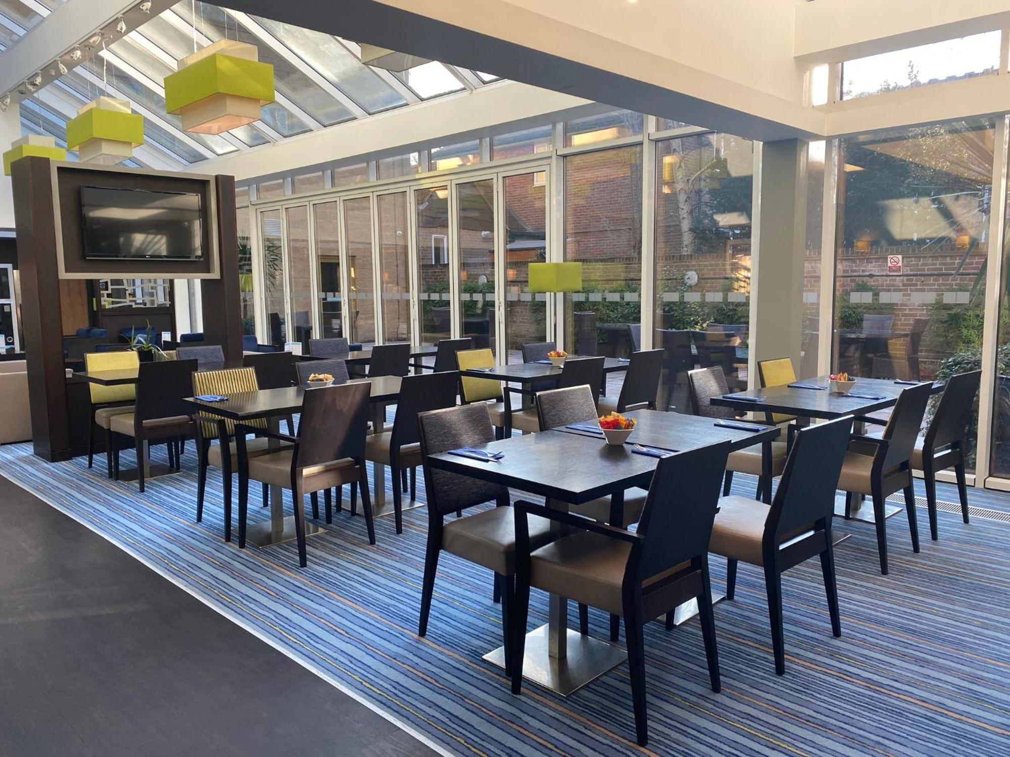 Holiday Inn Express Windsor By Ihg Kültér fotó