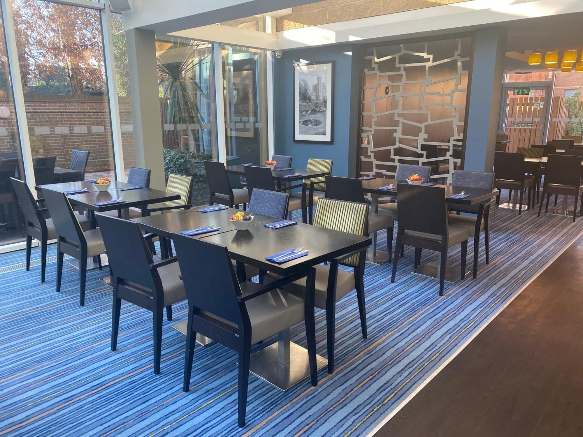 Holiday Inn Express Windsor By Ihg Kültér fotó