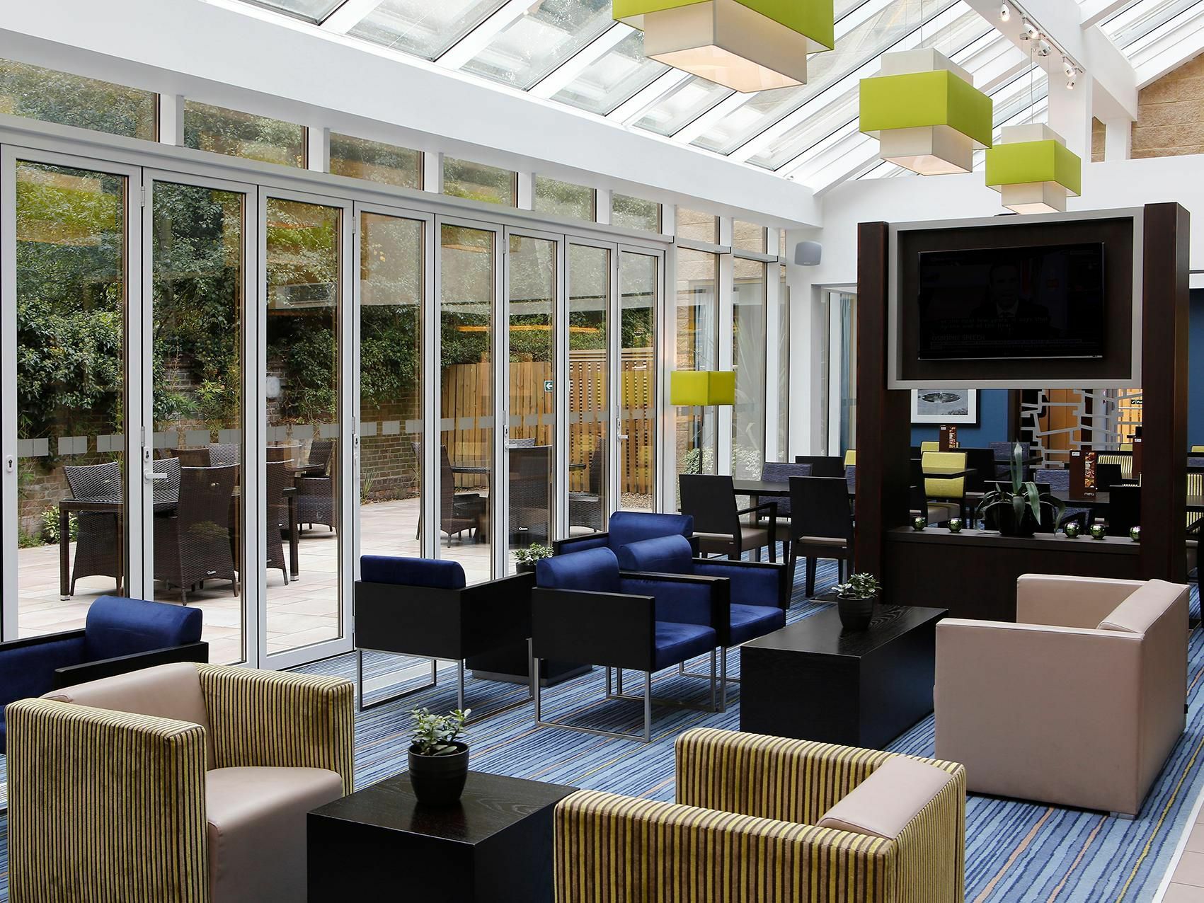 Holiday Inn Express Windsor By Ihg Kültér fotó
