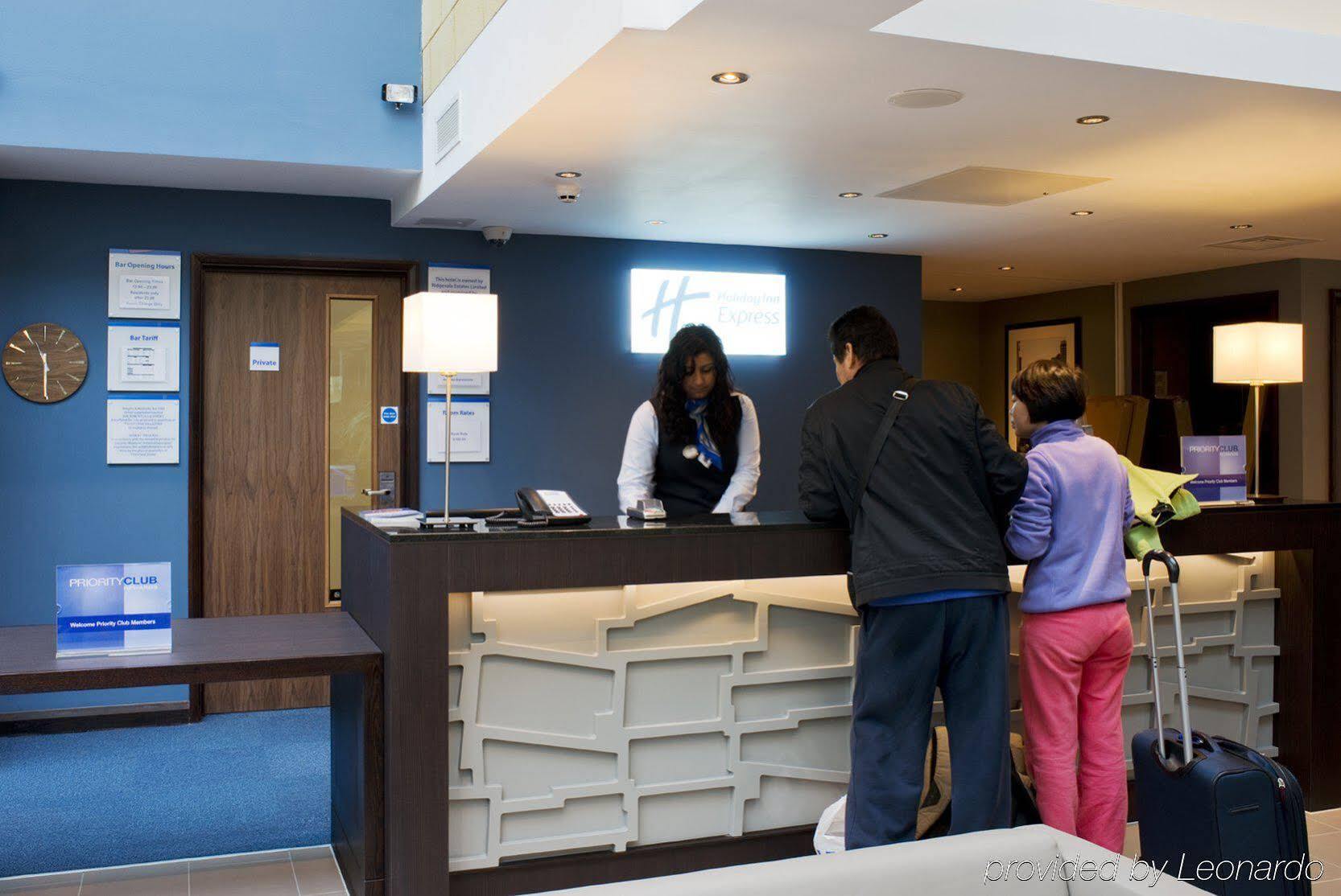 Holiday Inn Express Windsor By Ihg Kültér fotó